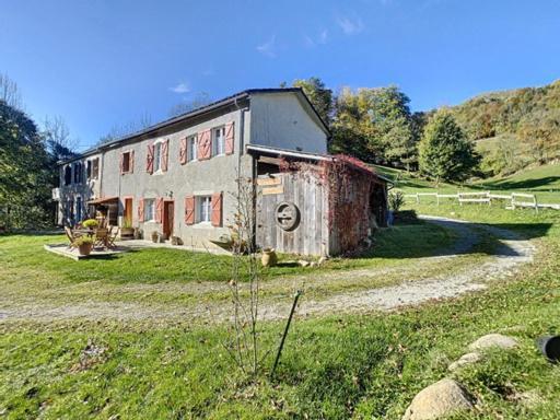 Gîte de montagne   Les Pivoines   à Nistos Exterior foto