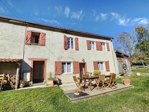 Gîte de montagne   Les Pivoines   à Nistos Exterior foto